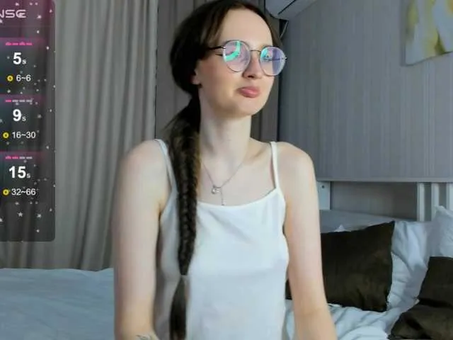 Live sex webcam photo for NikkiBly #278086078