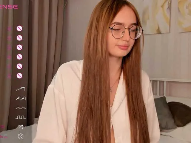 Live sex webcam photo for NikkiBly #285468881