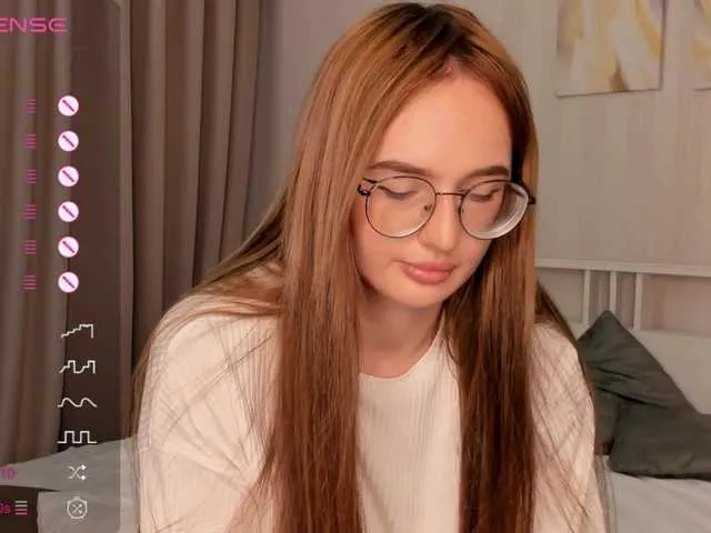 Live sex webcam photo for NikkiBly #286196069