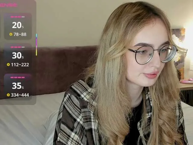 Live sex webcam photo for NikkiBly #290531758