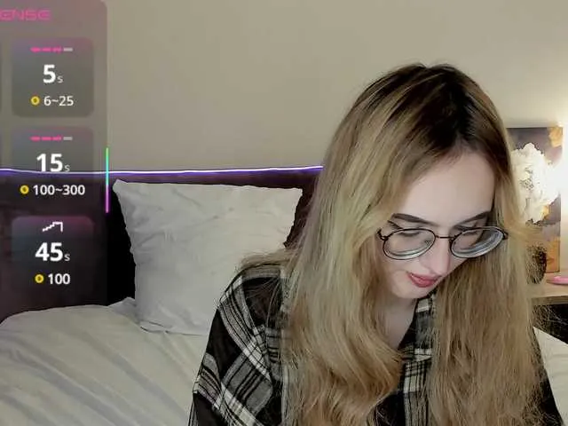 Live sex webcam photo for NikkiBly #290538218