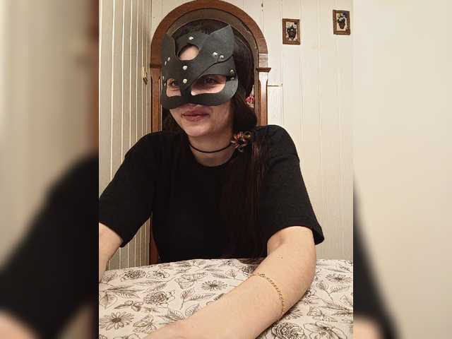 Live sex webcam photo for NikkySecrets #277550537