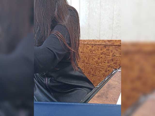 Live sex webcam photo for NikkySecrets #277649873