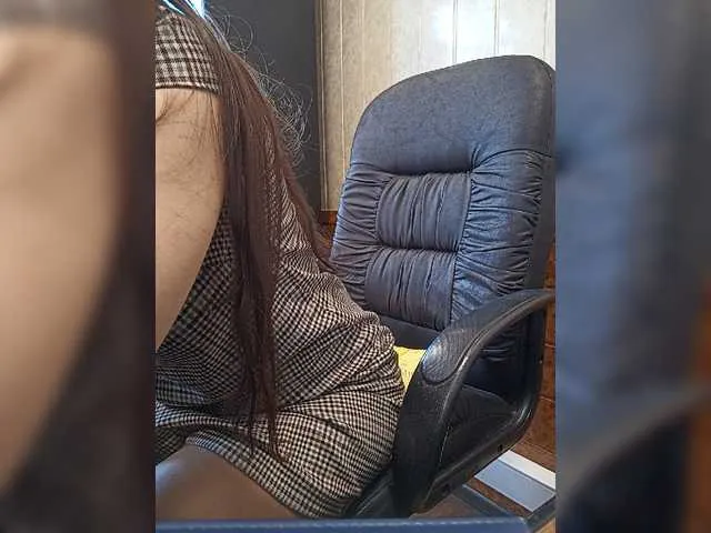 Live sex webcam photo for NikkySecrets #278003423