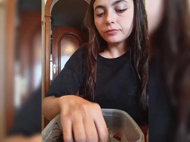 Live sex webcam photo for NikkySecrets #285647432