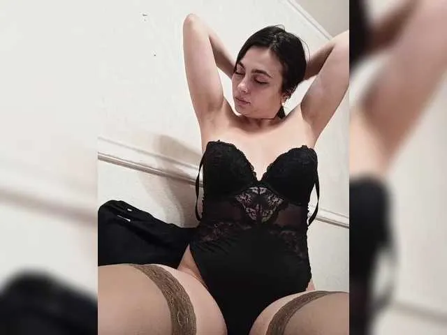 Live sex webcam photo for NikkySecrets #290146285