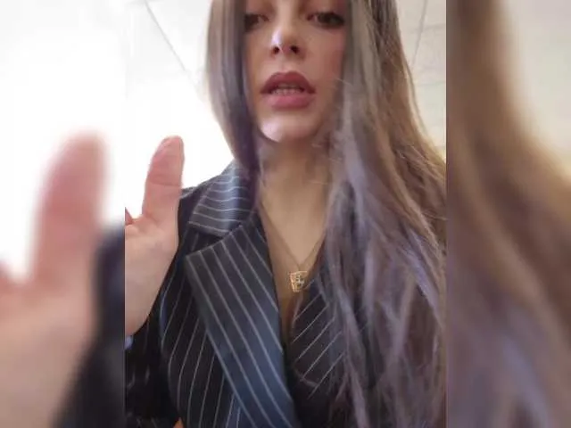 Live sex webcam photo for NikkySecrets #290723549