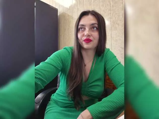 Live sex webcam photo for NikkySecrets #291084212