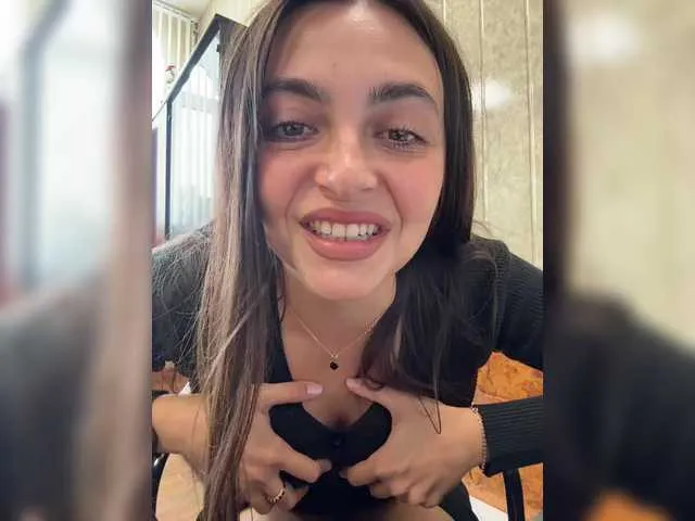 Live sex webcam photo for NikkySecrets #291851261