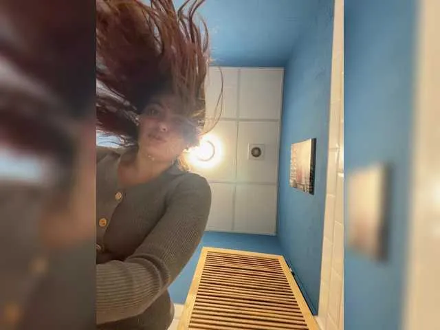 Live sex webcam photo for NikkySecrets #292260466