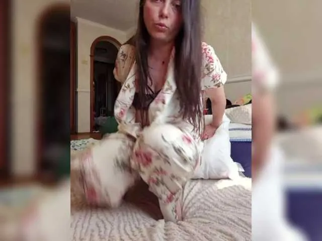 Live sex webcam photo for NikkySecrets #293795135