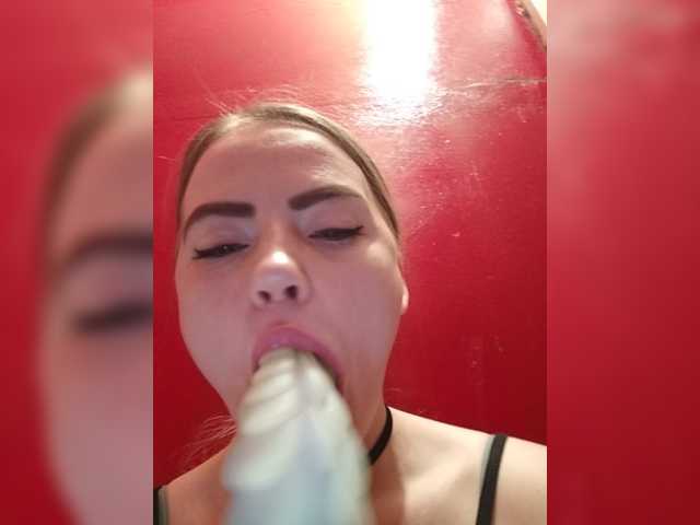 Live sex webcam photo for Nikylechka-GO #277240924