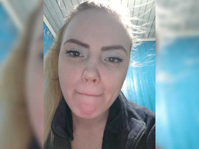 Live sex webcam photo for Nikylechka-GO #277279407