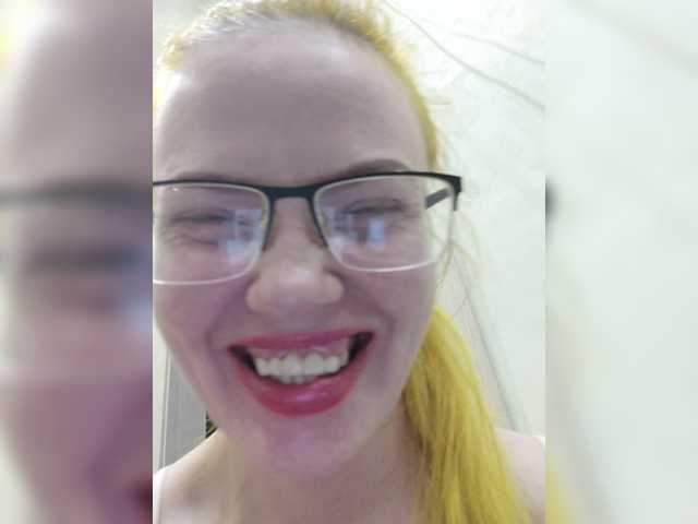 Live sex webcam photo for Nikylechka-GO #277411785