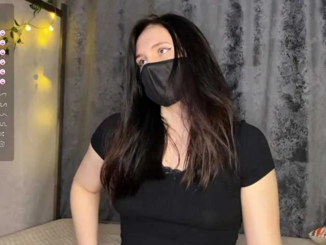 Live sex webcam photo for NimfaHeart #277286407