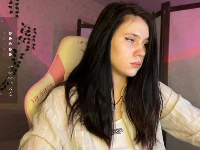 Live sex webcam photo for NimfaHeart #277588582