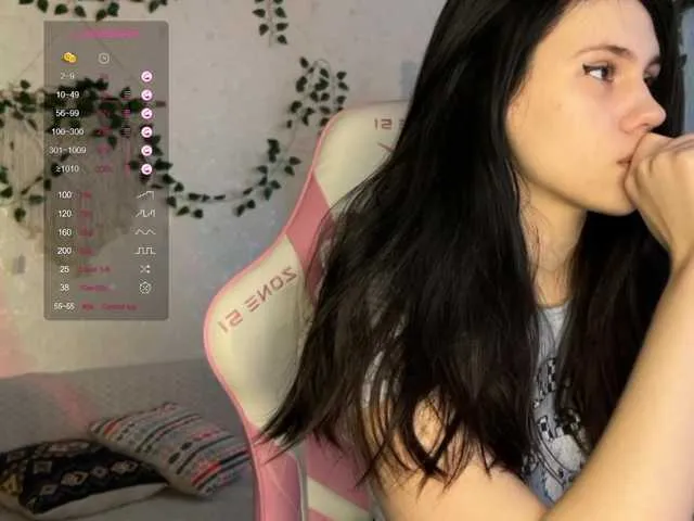 Live sex webcam photo for NimfaHeart #277683598