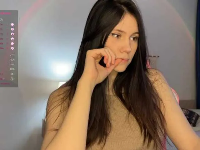 Live sex webcam photo for NimfaHeart #277940266