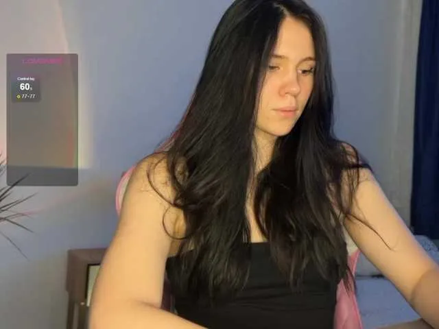 Live sex webcam photo for NimfaHeart #288693597