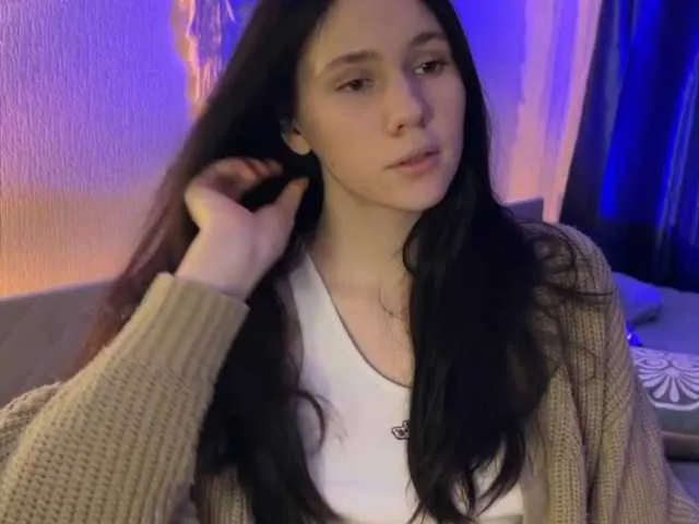 Live sex webcam photo for NimfaHeart #290135511