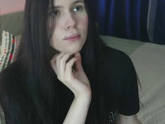 Live sex webcam photo for NimfaHeart #290536392