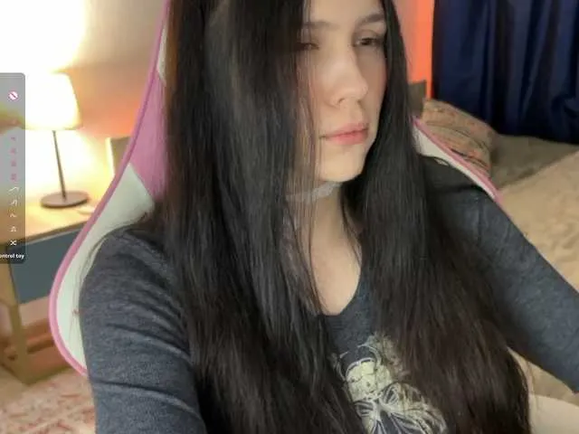 Live sex webcam photo for NimfaHeart #290570054