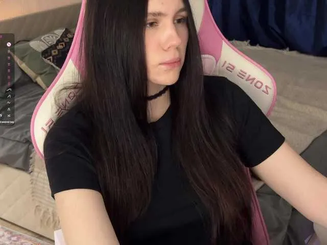 Live sex webcam photo for NimfaHeart #290637719