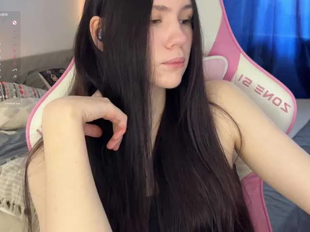 Live sex webcam photo for NimfaHeart #290654675