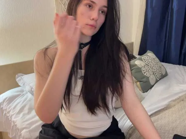 Live sex webcam photo for NimfaHeart #291038611