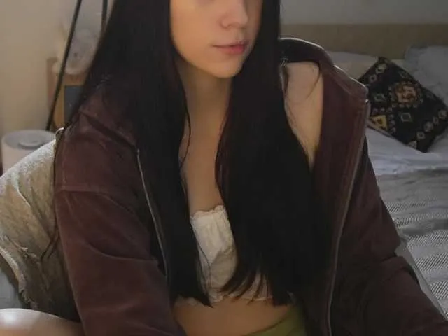 Live sex webcam photo for NimfaHeart #292424926