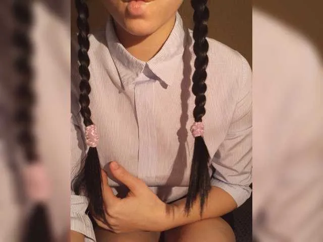 Live sex webcam photo for Nimfomanka9a #272964056