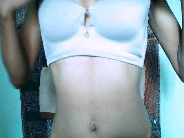 Live sex webcam photo for Nina-001 #293317372
