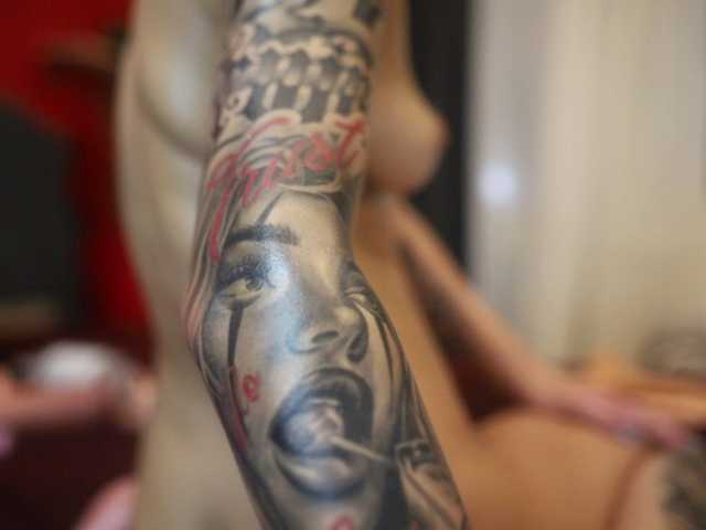 Live sex webcam photo for NinaBailey #282611373