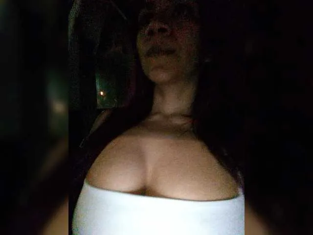 Live sex webcam photo for NinaBelluschi #273133062