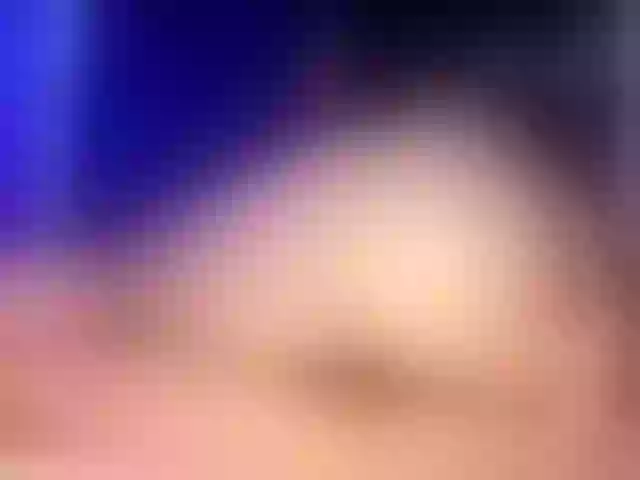 Live sex webcam photo for NinaBelluschi #275882236