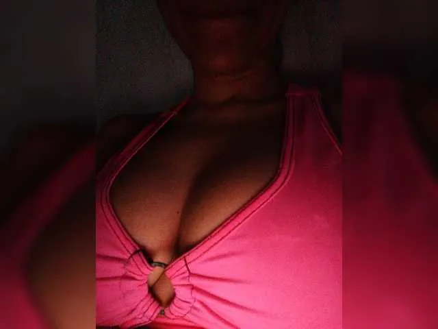 Live sex webcam photo for NinaBelluschi #278066479