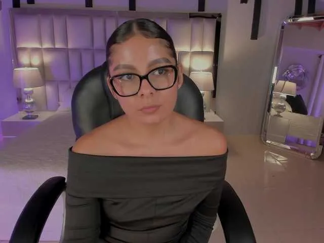 Live sex webcam photo for NinaBlum #292339067