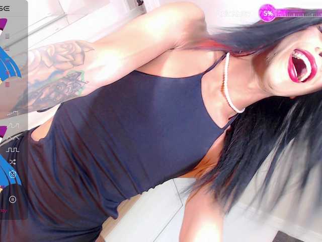 Live sex webcam photo for NinaCampbellx #277071597