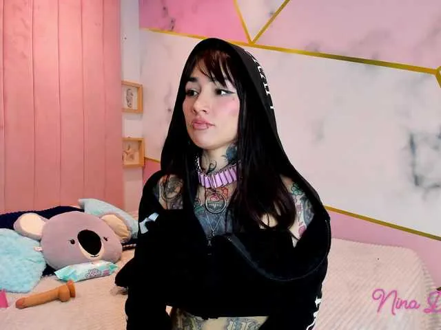 Live sex webcam photo for NinaDanger #289223732