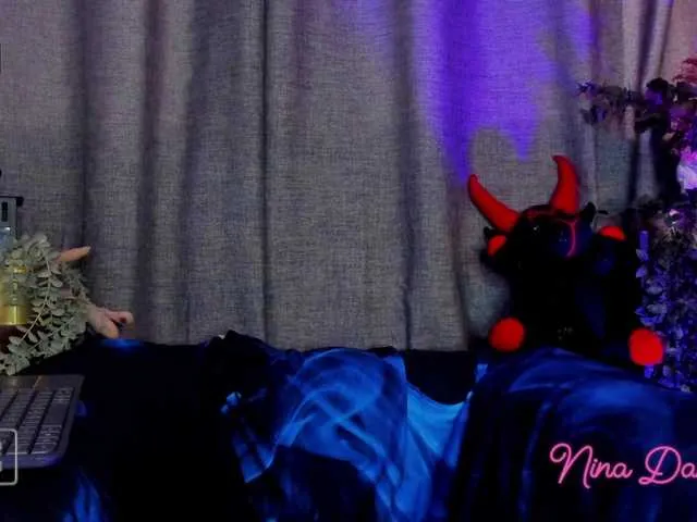 Live sex webcam photo for NinaDanger #291785201