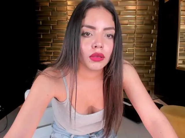 Live sex webcam photo for NinaMichelle #271936259