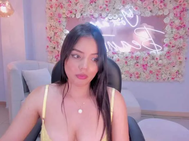 Live sex webcam photo for NinaMichelle #277008905