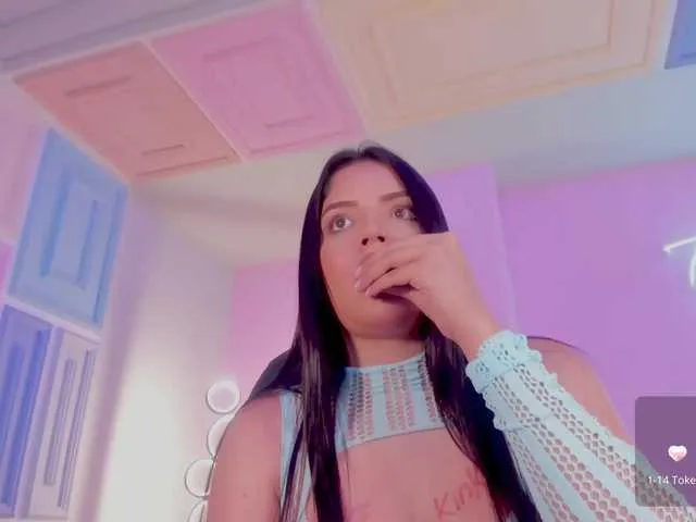 Live sex webcam photo for NinaMichelle #277089418