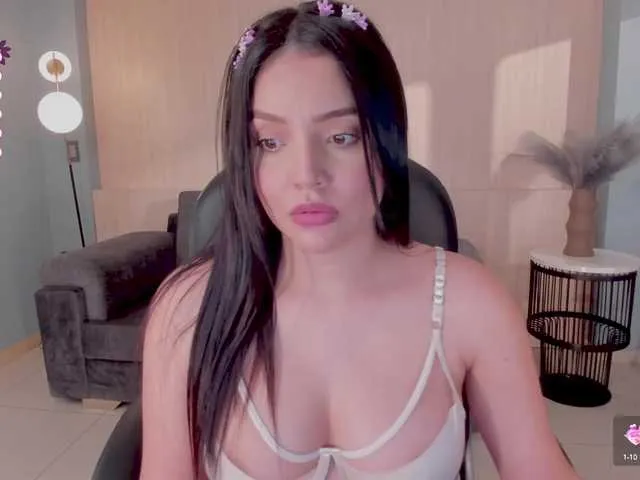 Live sex webcam photo for NinaMichelle #277234803