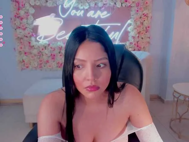 Live sex webcam photo for NinaMichelle #277371610