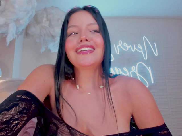 Live sex webcam photo for NinaMichelle #277892816
