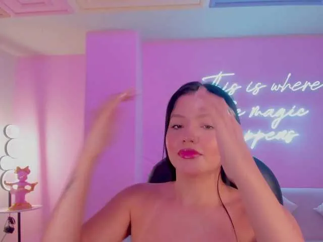 Live sex webcam photo for NinaMichelle #278171094