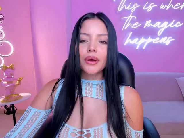 Live sex webcam photo for NinaMichelle #290044254