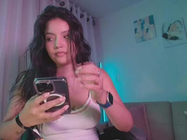 Live sex webcam photo for NinaMichelle #290531029