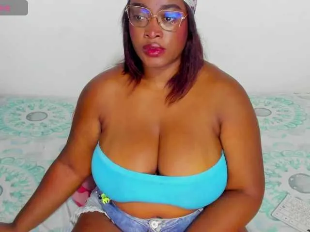 Live sex webcam photo for NinaaGrey #292132091